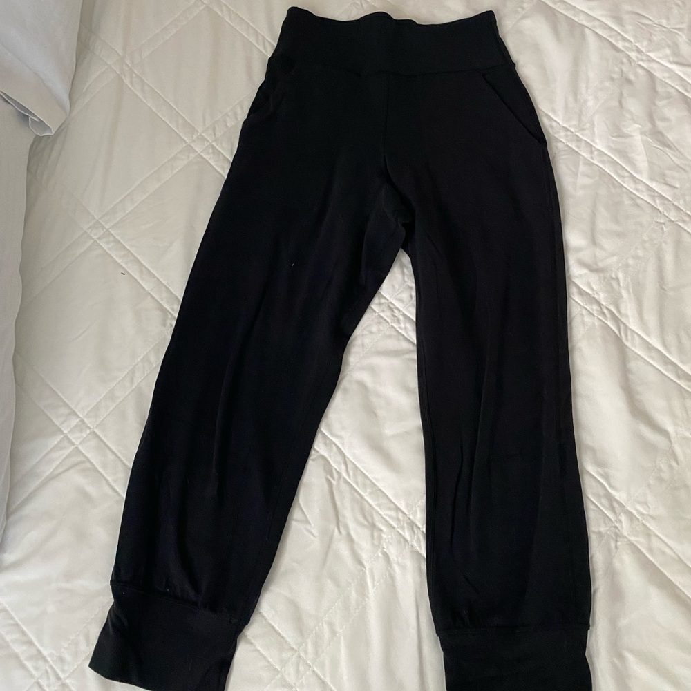 Lululemon cropped black align leggings size 4